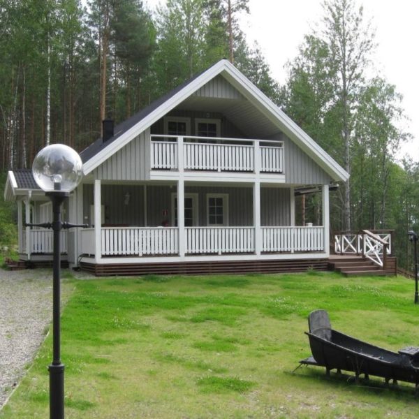 Omakotitalo Saimaan rannalla